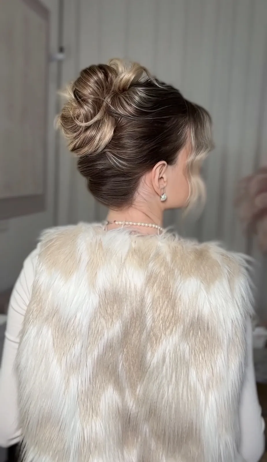 Fryzura ślubna - french twist, stylizacja Anna Popek