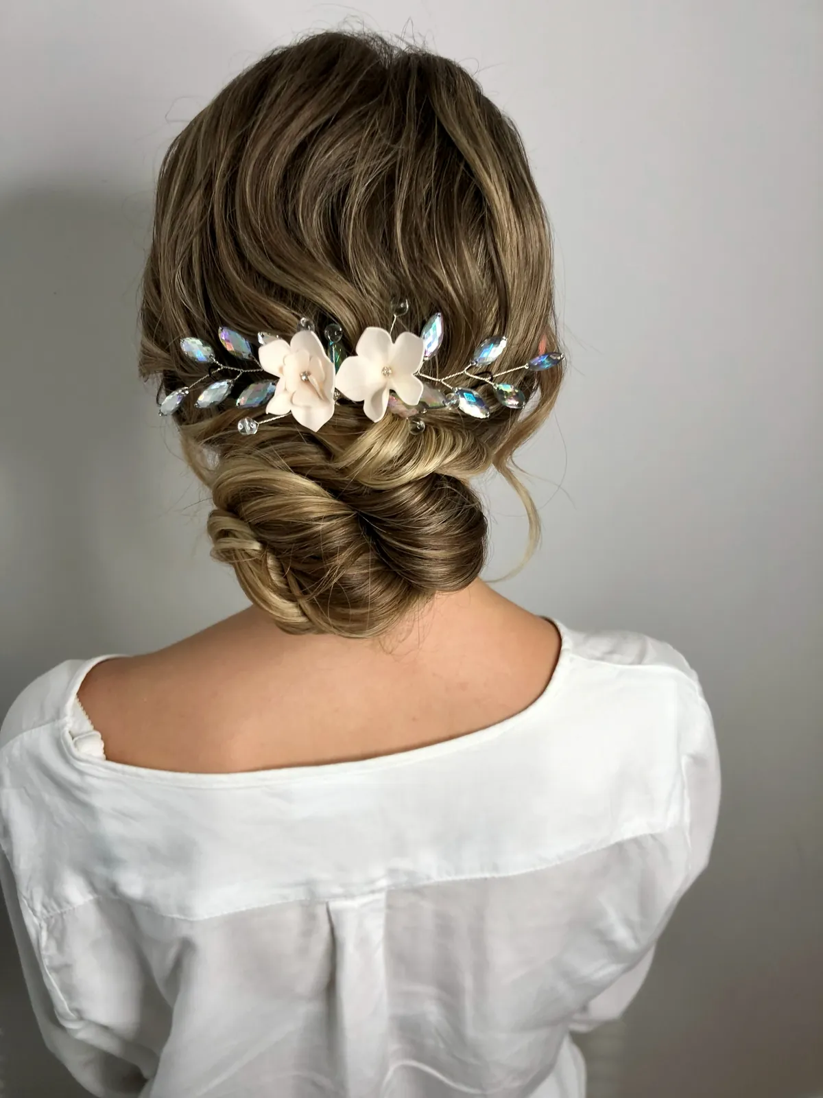 Fryzura ślubna - upięcia boho, stylizacja Anna Popek